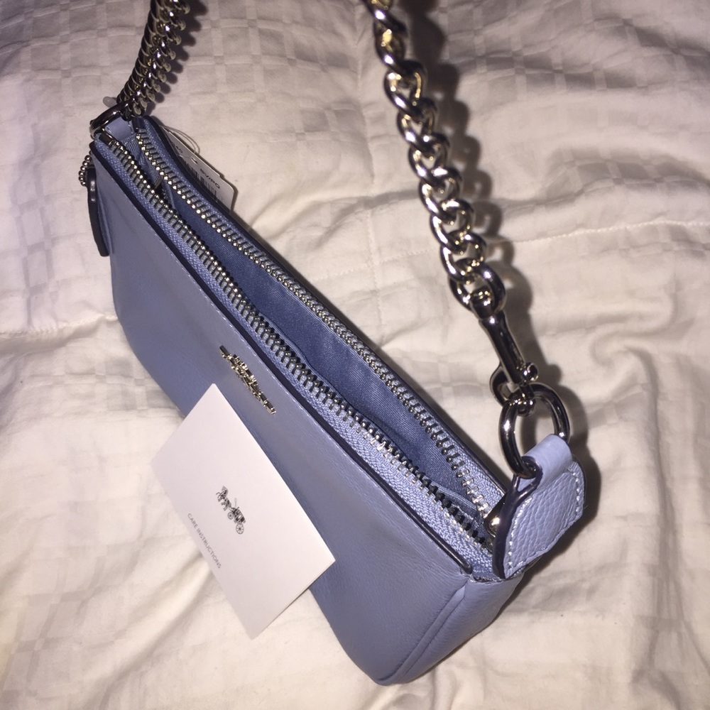 Coach clutch with chain strap - Picture 7 of 10